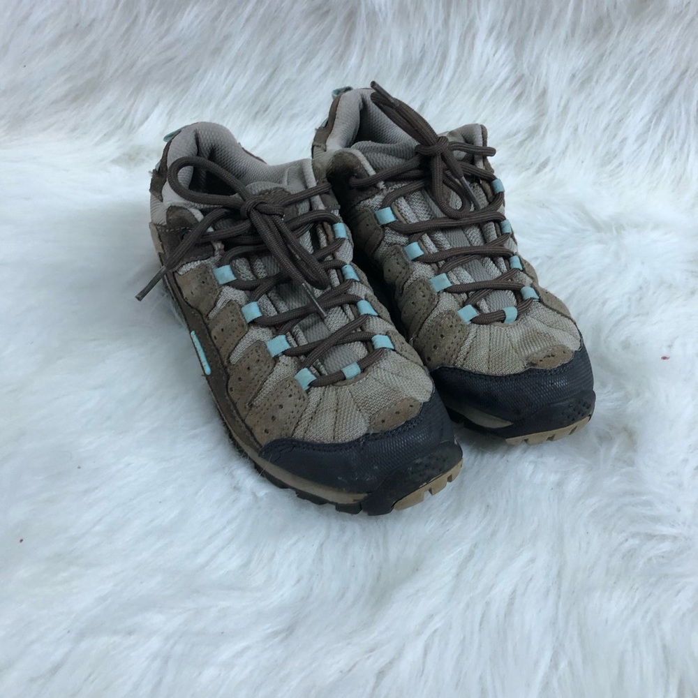 Women’s Columbia Outdoor/Hiking Tennis Shoes